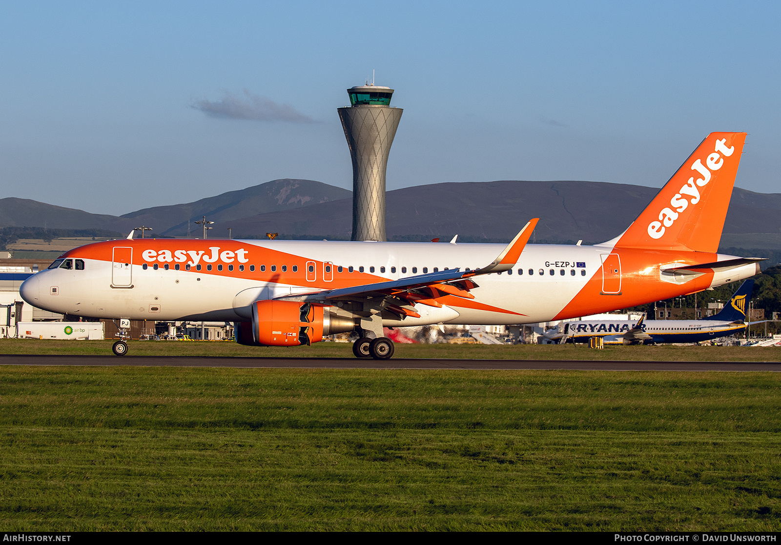 Aircraft Photo of G-EZPJ | Airbus A320-214 | EasyJet | AirHistory.net #848887