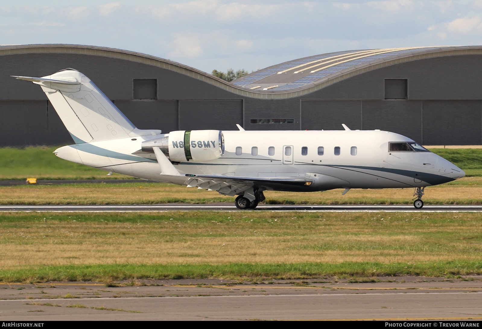 Aircraft Photo of N858MY | Bombardier Challenger 650 (CL-600-2B16) | AirHistory.net #849561