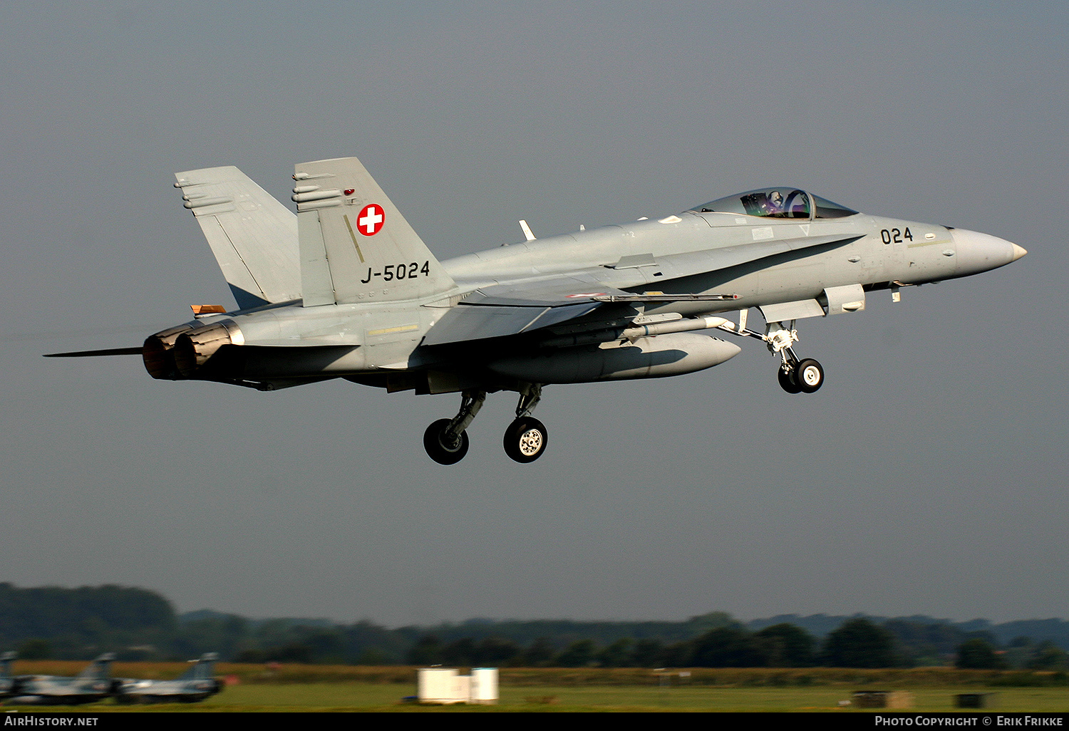 Aircraft Photo of J-5024 | McDonnell Douglas F/A-18C Hornet | Switzerland - Air Force | AirHistory.net #849569