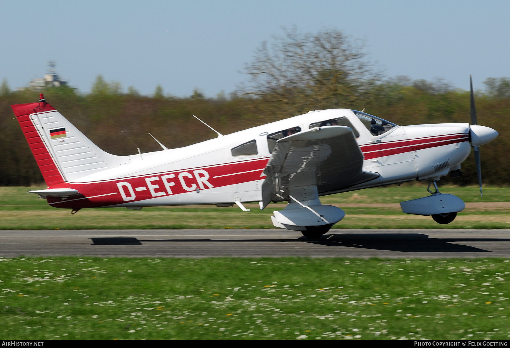 Aircraft Photo of D-EFCR | Piper PA-28-181 Archer II | AirHistory.net #849622