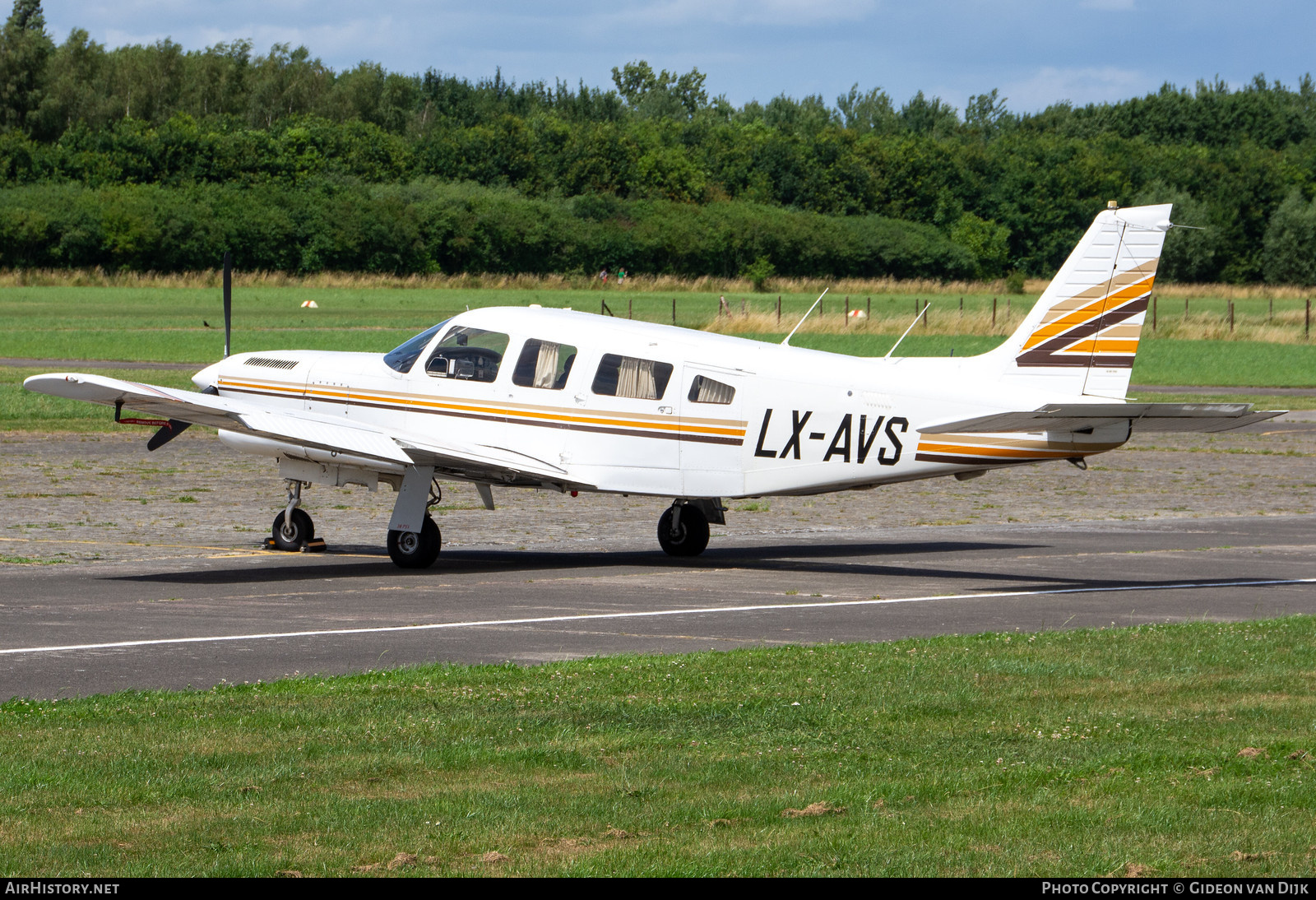Aircraft Photo of LX-AVS | Piper PA-32R-301T Turbo Saratoga SP | AirHistory.net #849676