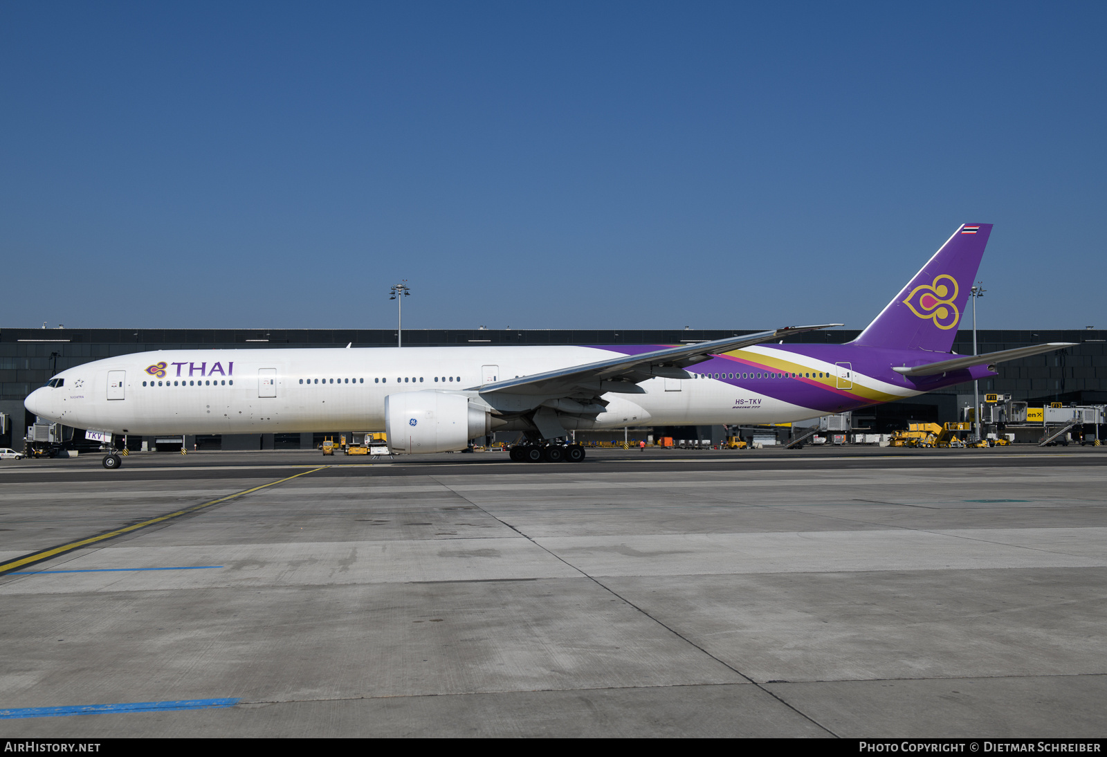 Aircraft Photo of HS-TKV | Boeing 777-3D7/ER | Thai Airways International | AirHistory.net #849926