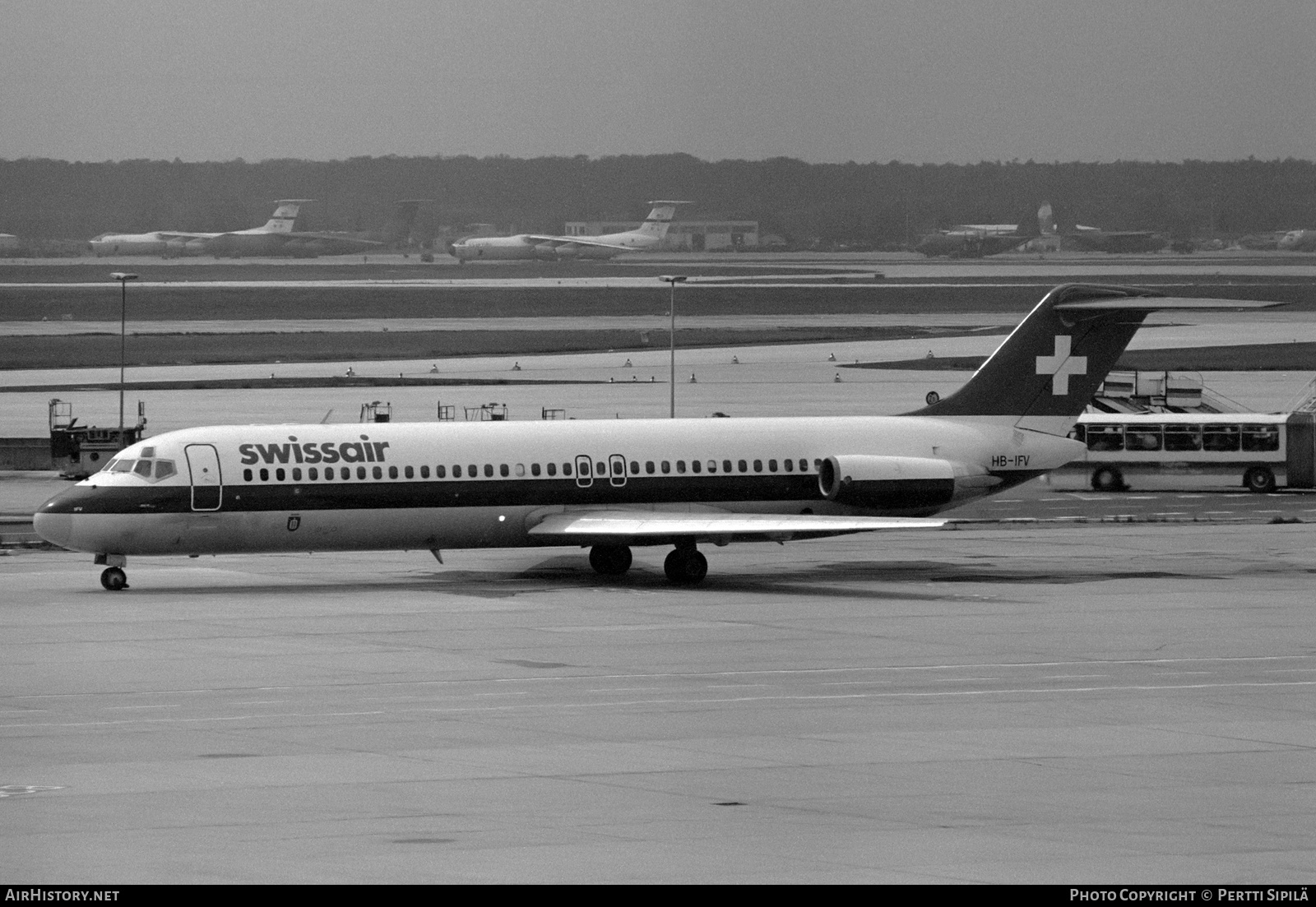 Aircraft Photo of HB-IFV | McDonnell Douglas DC-9-32 | Swissair | AirHistory.net #849937