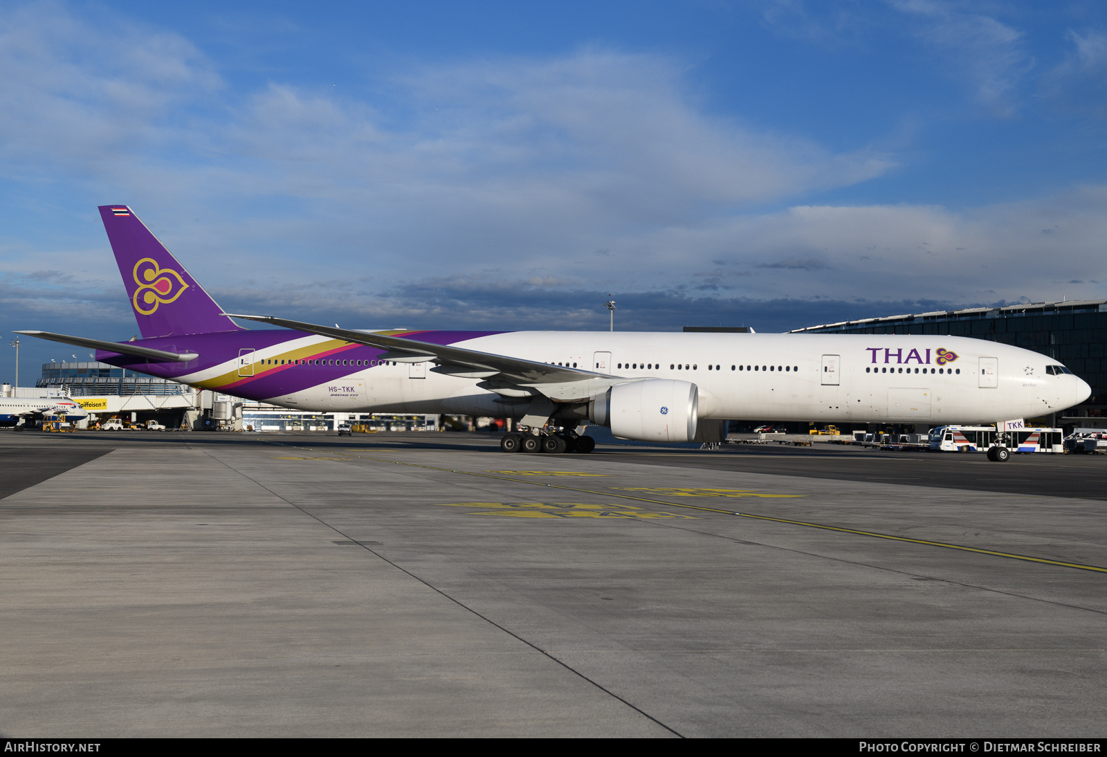 Aircraft Photo of HS-TKK | Boeing 777-3AL/ER | Thai Airways International | AirHistory.net #850054