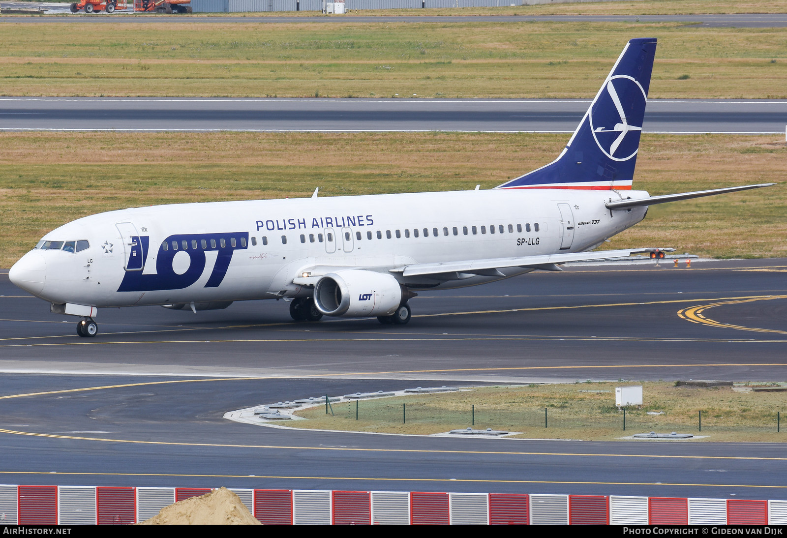 Aircraft Photo of SP-LLG | Boeing 737-45D | LOT Polish Airlines - Polskie Linie Lotnicze | AirHistory.net #850061
