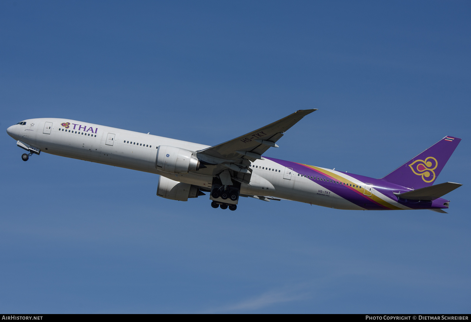 Aircraft Photo of HS-TKY | Boeing 777-3D7/ER | Thai Airways International | AirHistory.net #850167