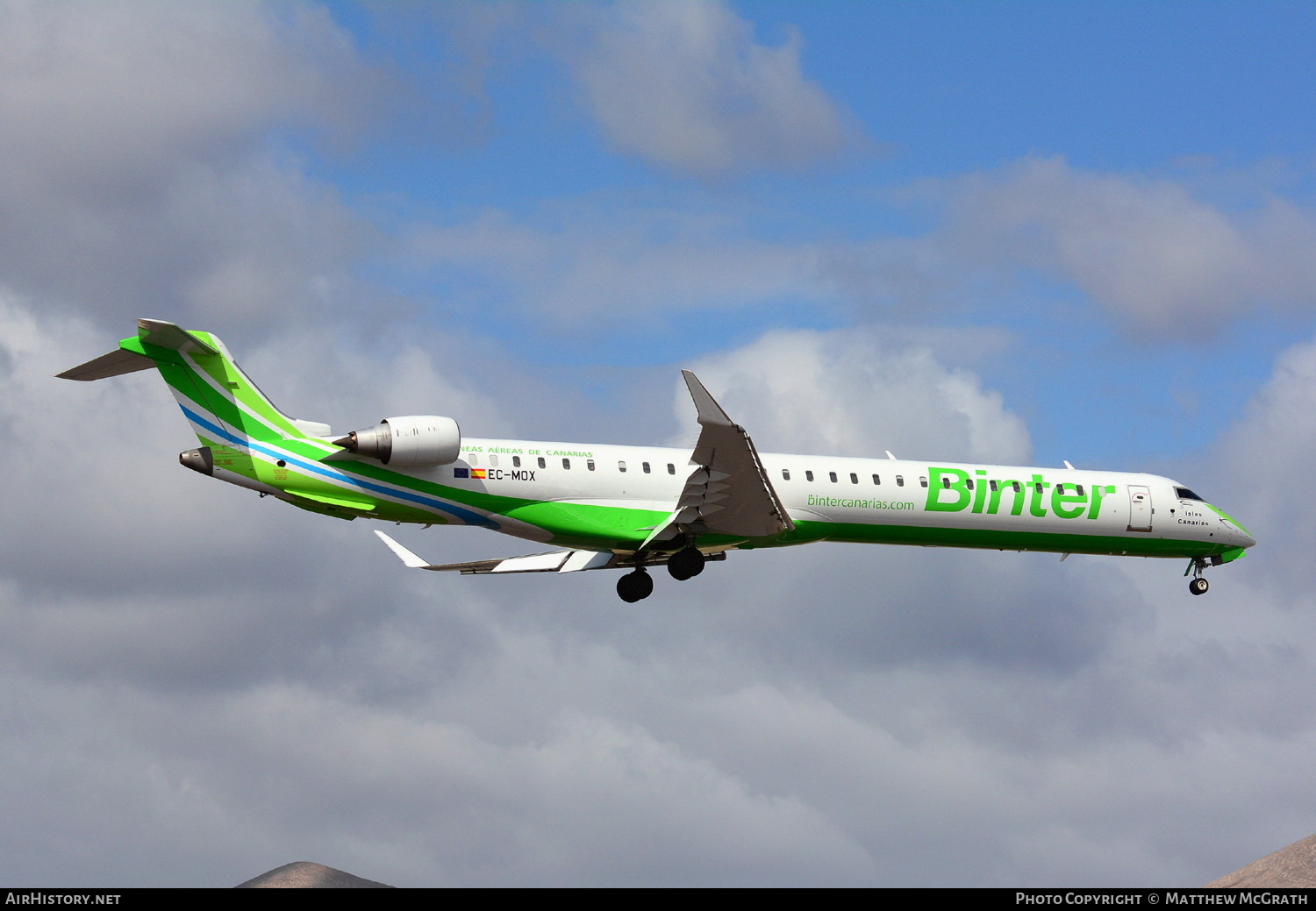 Aircraft Photo of EC-MOX | Bombardier CRJ-1000 (CL-600-2E25) | Binter Canarias | AirHistory.net #850279