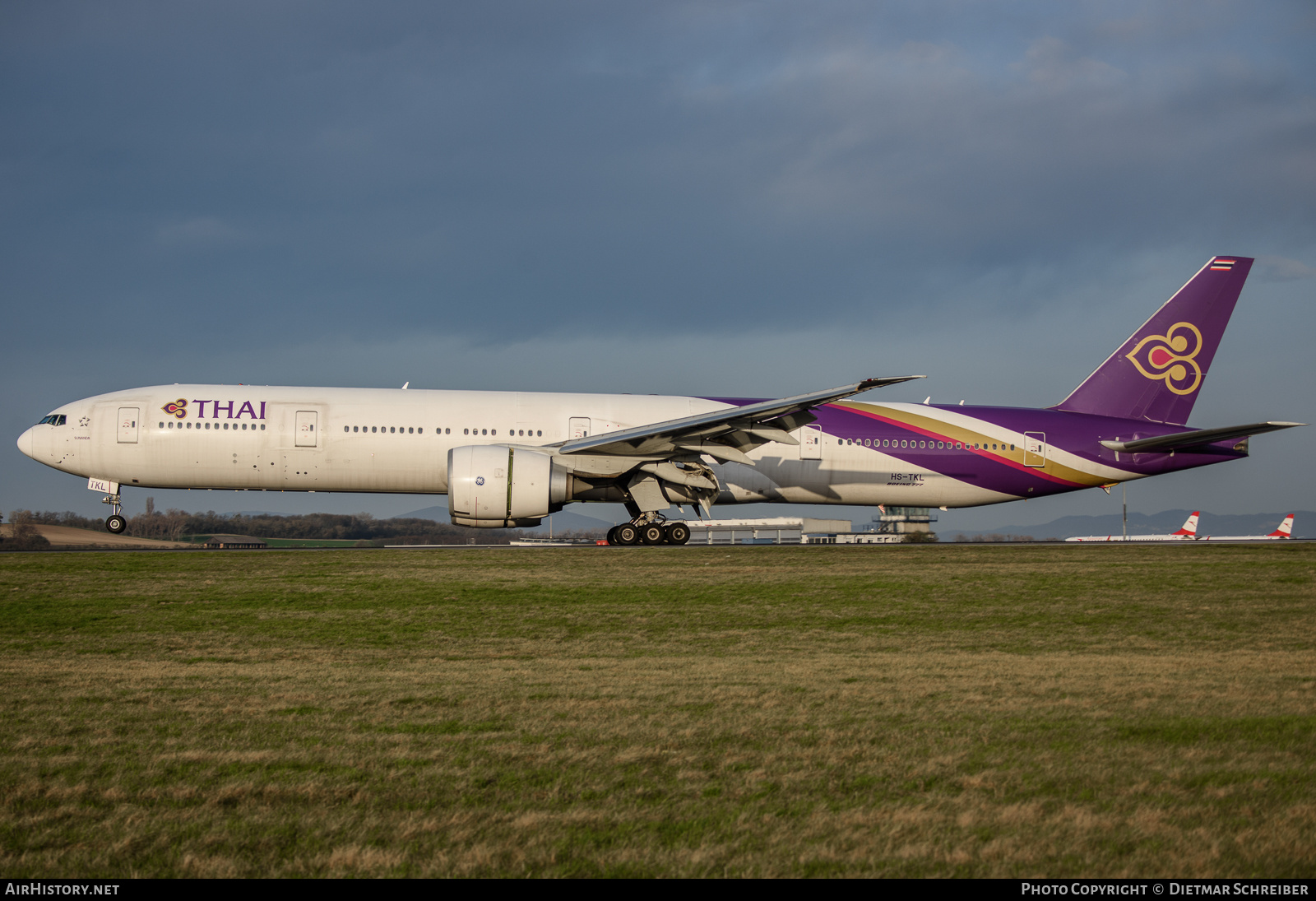 Aircraft Photo of HS-TKL | Boeing 777-3AL/ER | Thai Airways International | AirHistory.net #850298
