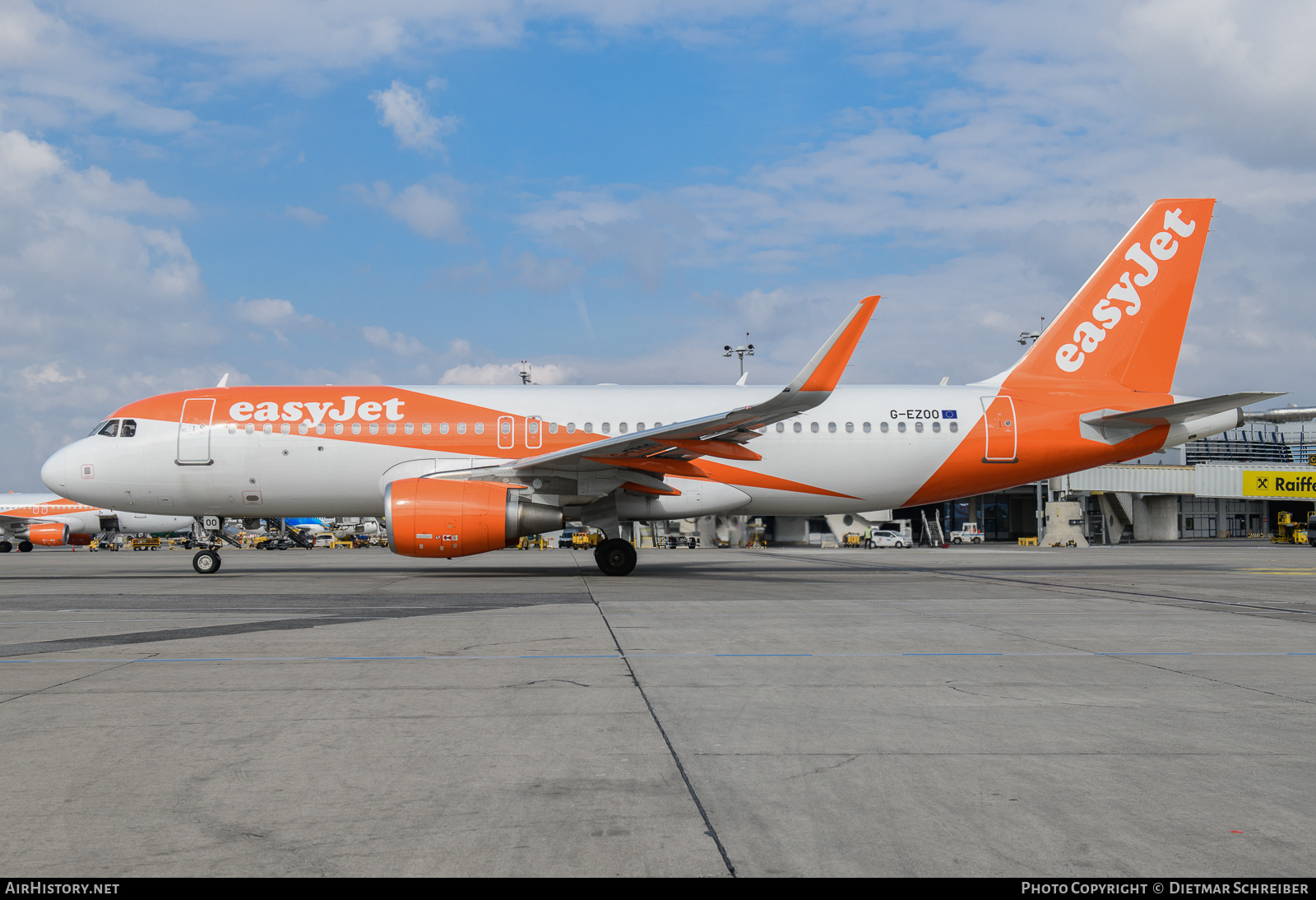 Aircraft Photo of G-EZOO | Airbus A320-214 | EasyJet | AirHistory.net #850316