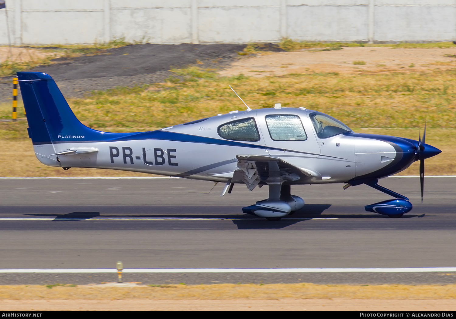 Aircraft Photo of PR-LBE | Cirrus SR-22 G2-GTS Platinum | AirHistory.net #850383