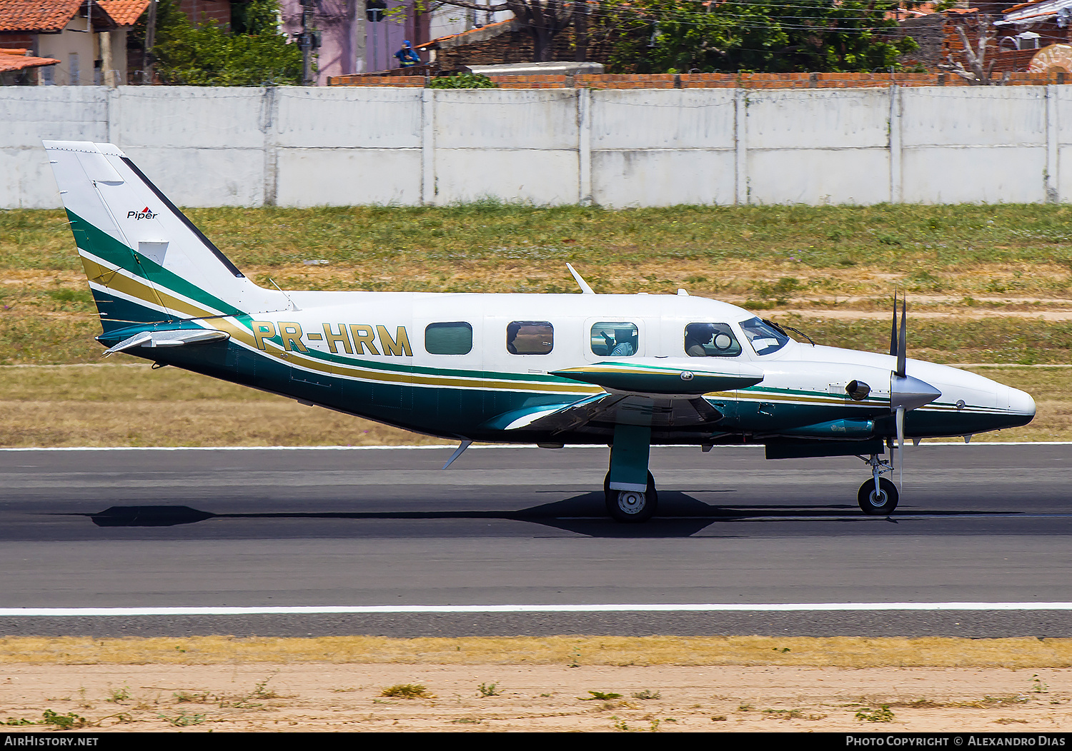 Aircraft Photo of PR-HRM | Piper PA-31T-620 Cheyenne II | Uirapuru Taxi Aéreo | AirHistory.net #850384