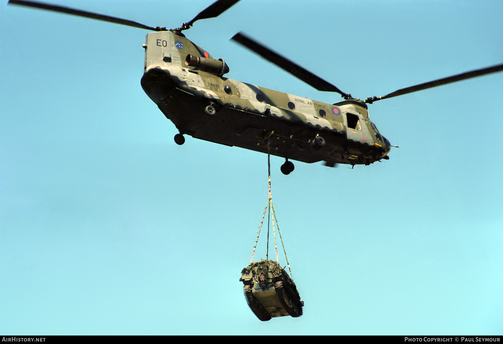 Aircraft Photo of ZA671 | Boeing Vertol Chinook HC1 (352) | UK - Air Force | AirHistory.net #850445