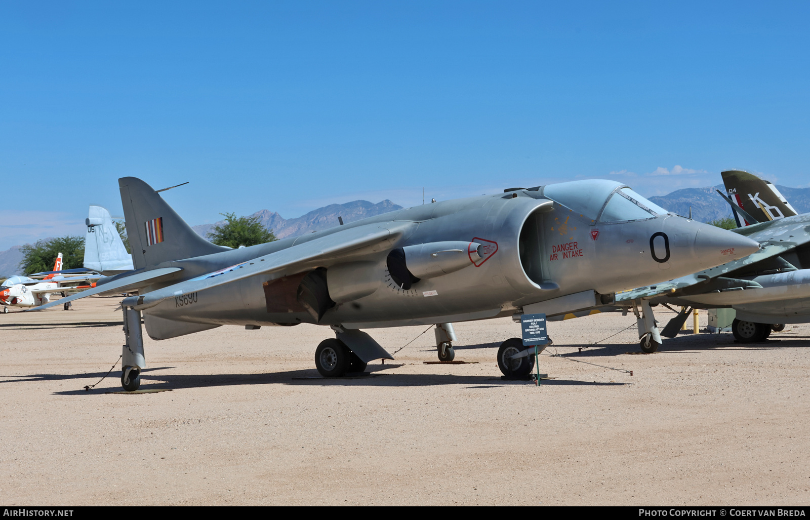 Aircraft Photo of XS690 | Hawker Siddeley Kestrel FGA1 | UK - Air Force | AirHistory.net #850703