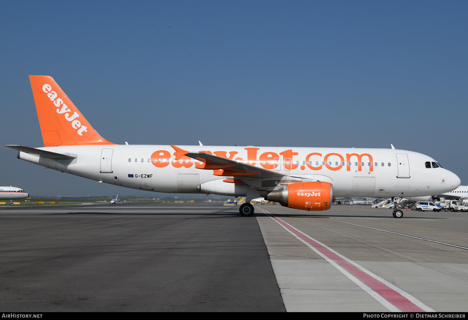 Aircraft Photo of G-EZWF | Airbus A320-214 | EasyJet | AirHistory.net #850784