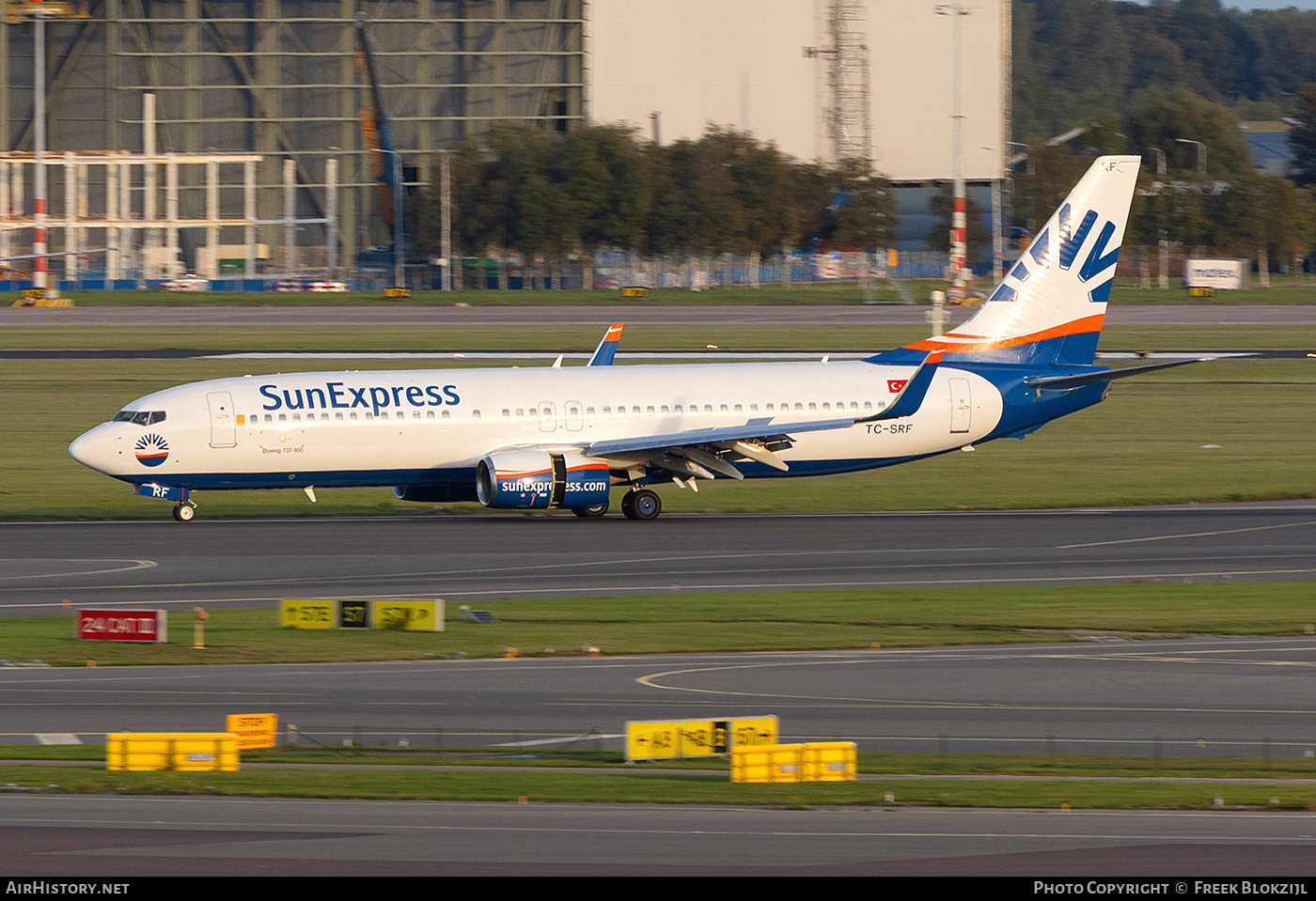 Aircraft Photo of TC-SRF | Boeing 737-81M | SunExpress | AirHistory.net #850791