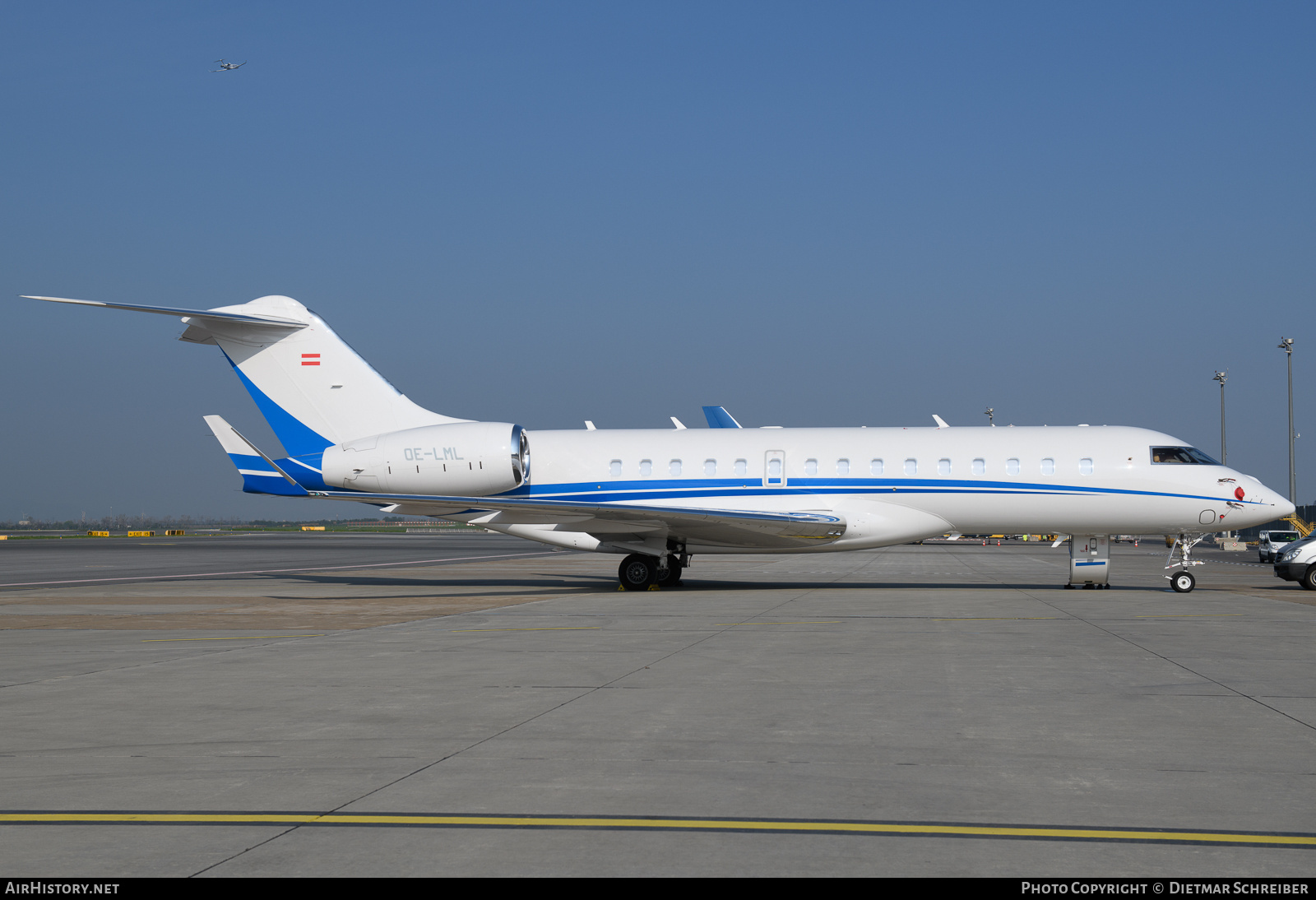Aircraft Photo of OE-LML | Bombardier Global 6000 (BD-700-1A10) | AirHistory.net #850896