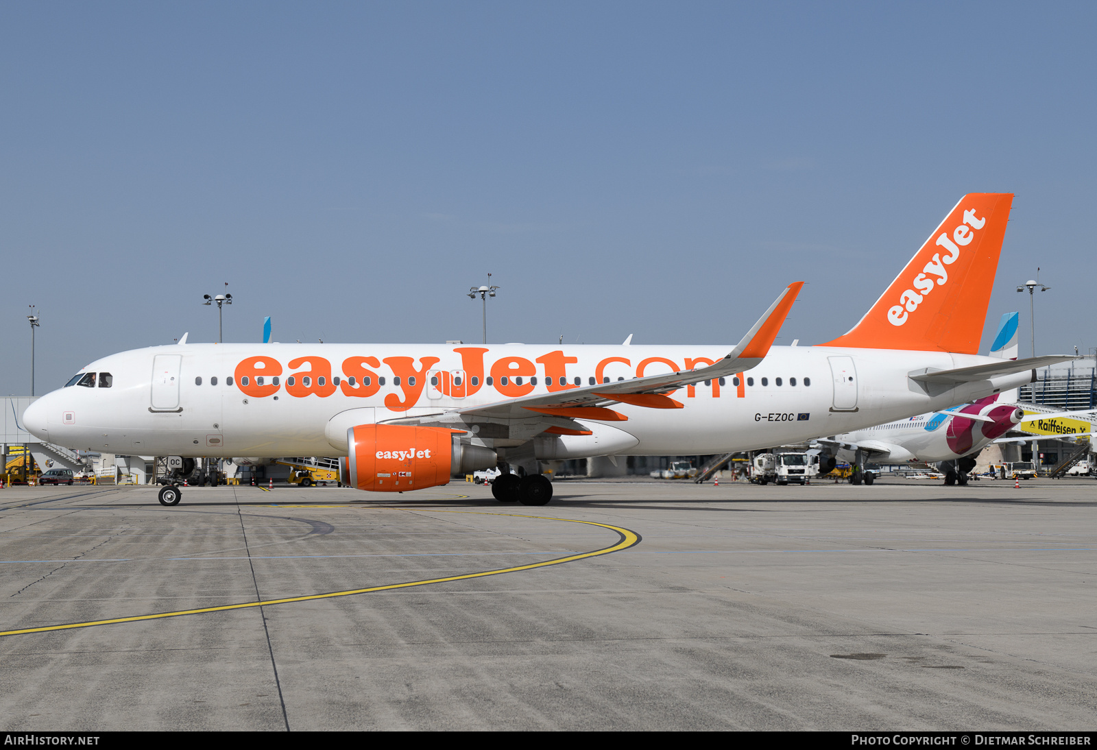 Aircraft Photo of G-EZOC | Airbus A320-214 | EasyJet | AirHistory.net #850991
