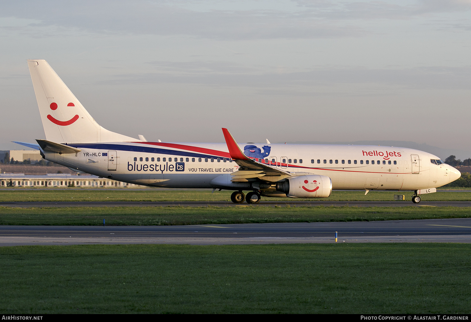 Aircraft Photo of YR-HLC | Boeing 737-8Z9 | HelloJets | AirHistory.net #851084