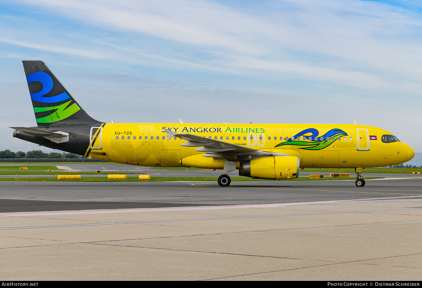 Aircraft Photo of XU-725 | Airbus A320-232 | Sky Angkor Airlines | AirHistory.net #851105