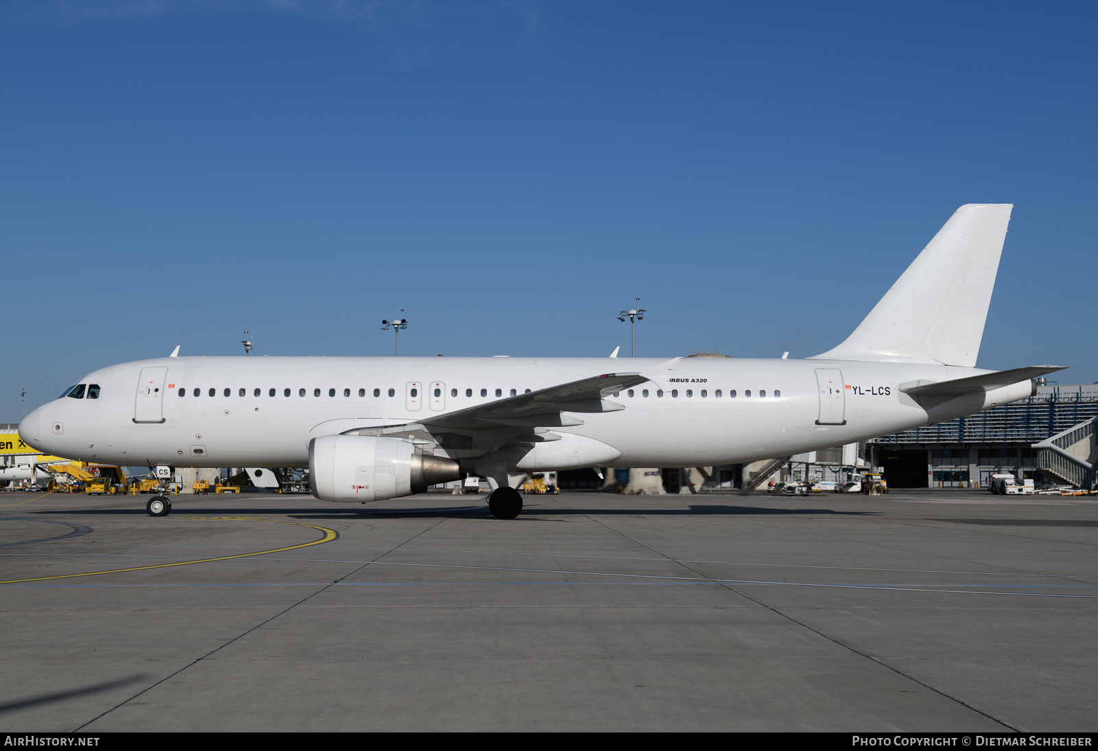 Aircraft Photo of YL-LCS | Airbus A320-214 | AirHistory.net #851131