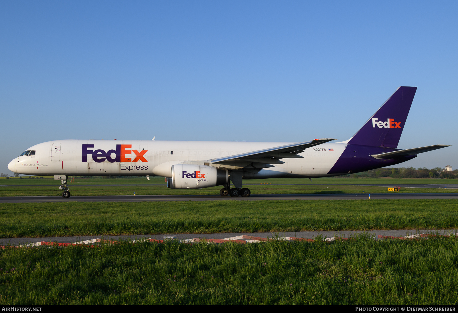 Aircraft Photo of N927FD | Boeing 757-204 | FedEx Express - Federal Express | AirHistory.net #851178