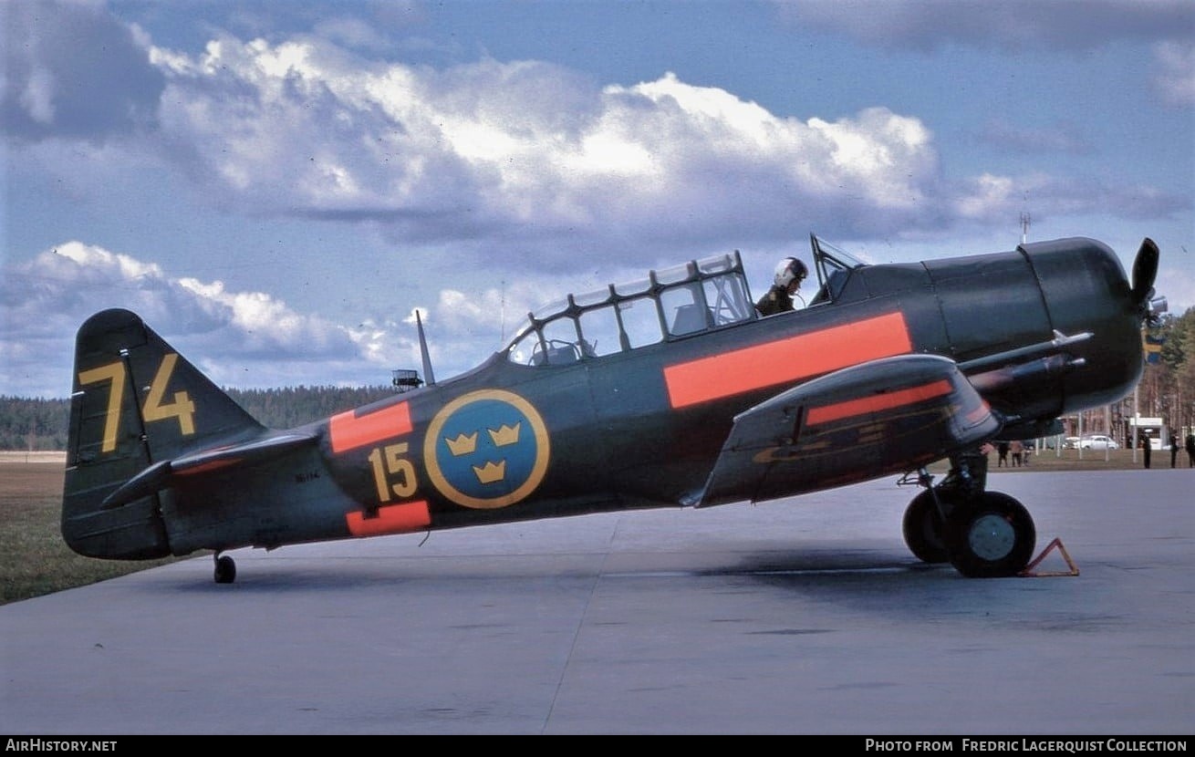 Aircraft Photo of 16114 | North American AT-16 Harvard IIB | Sweden - Air Force | AirHistory.net #851314