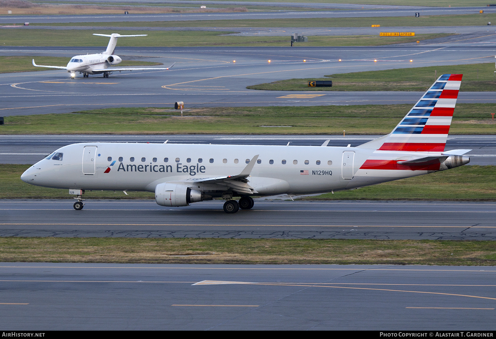 Aircraft Photo of N129HQ | Embraer ERJ-175LR (ERJ-170-200 LR) | American Eagle | AirHistory.net #851367