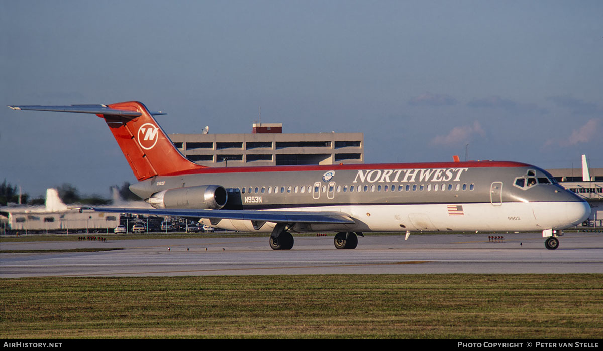 Aircraft Photo of N953N | McDonnell Douglas DC-9-31 | Northwest Airlines | AirHistory.net #851471