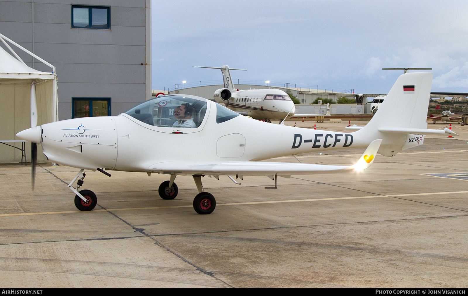 Aircraft Photo of D-ECFD | Aquila AT01-100C A211GX | Aviation South West | AirHistory.net #851497