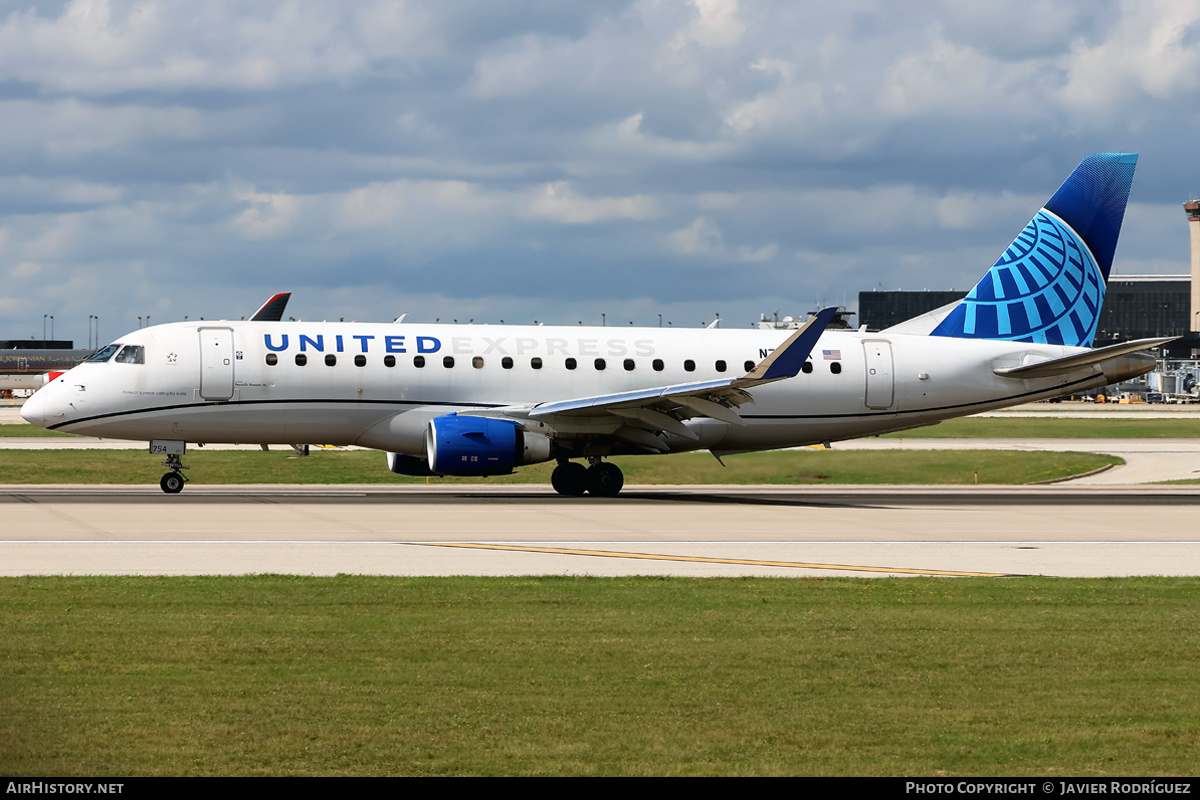 Aircraft Photo of N754YX | Embraer 175LR (ERJ-170-200LR) | United Express | AirHistory.net #851515
