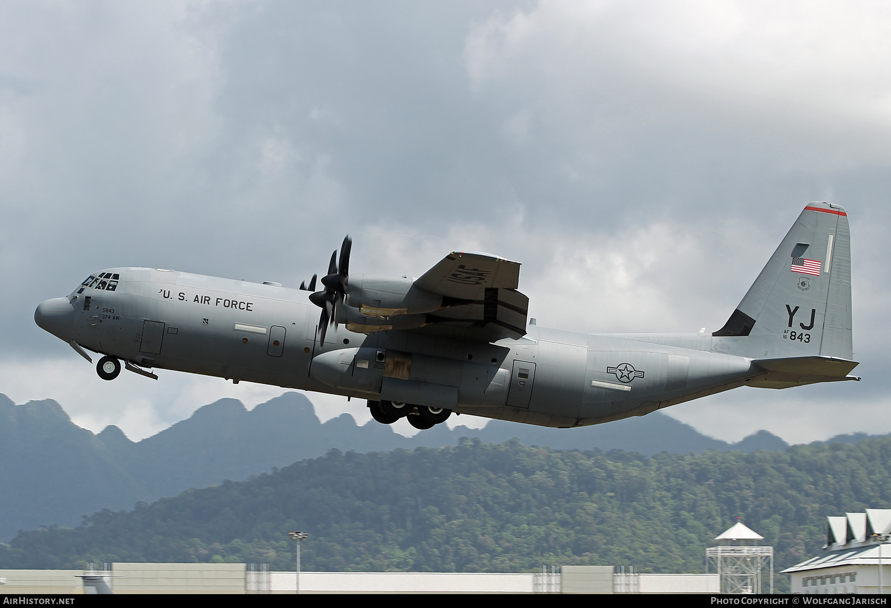 Aircraft Photo of 16-5843 / YJ16-843 | Lockheed Martin C-130J Hercules | USA - Air Force | AirHistory.net #851550