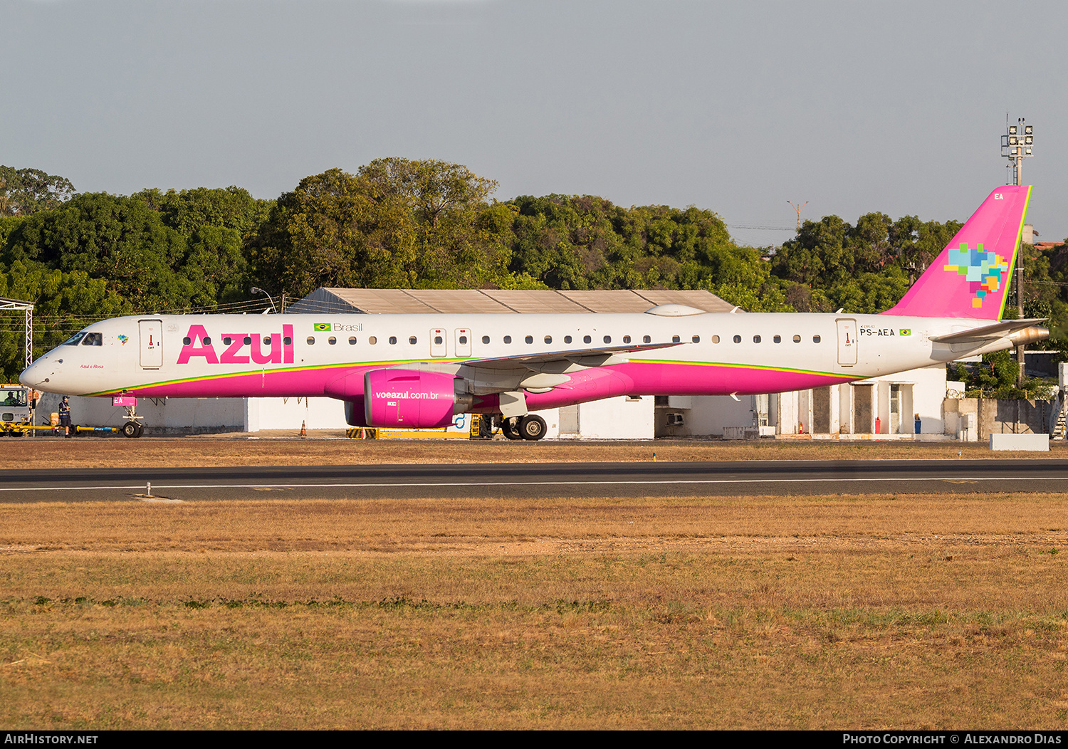 Aircraft Photo of PS-AEA | Embraer 195-E2 (ERJ-190-400) | Azul Linhas Aéreas Brasileiras | AirHistory.net #851589