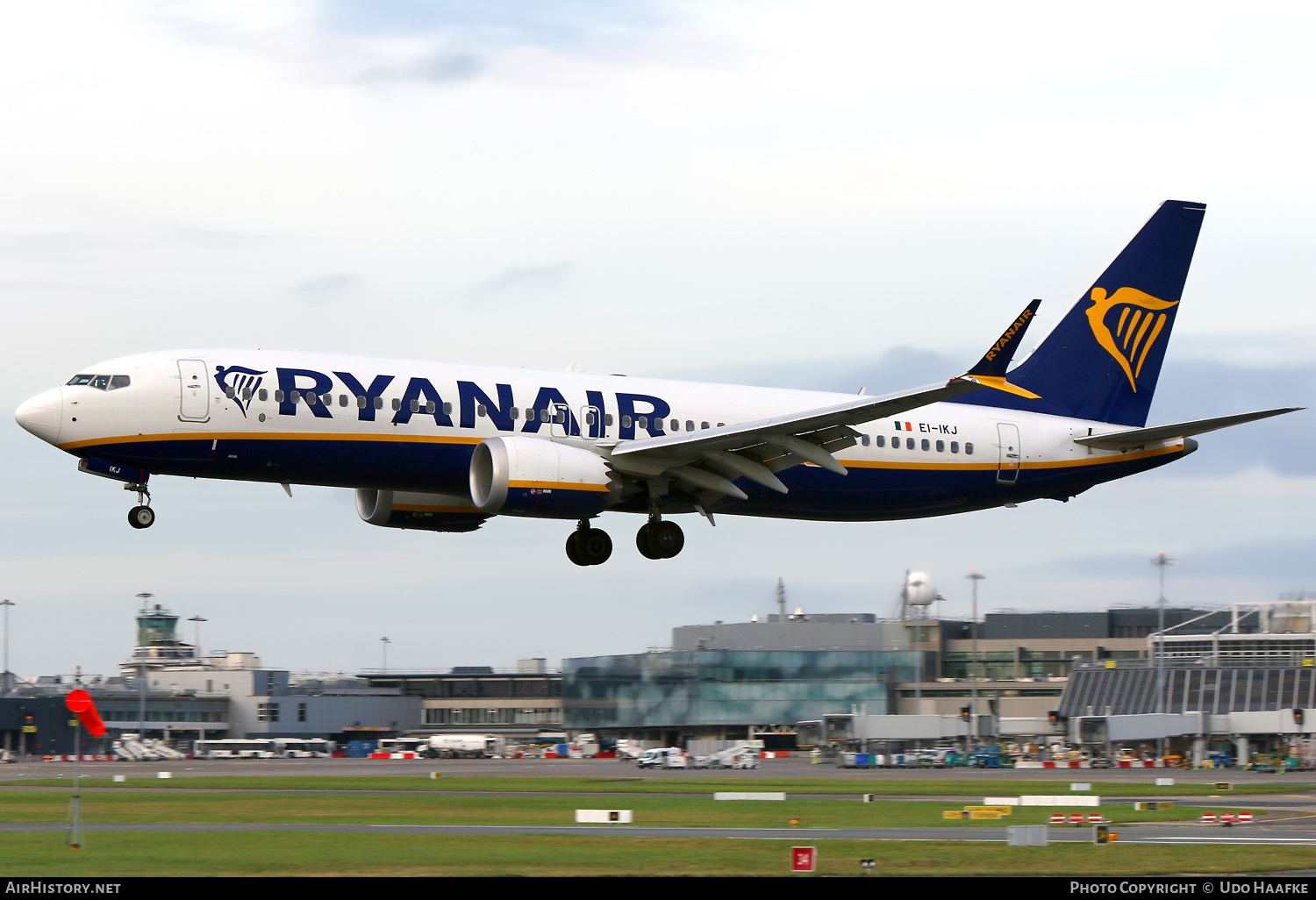 Aircraft Photo of EI-IKJ | Boeing 737-8200 Max 200 | Ryanair | AirHistory.net #851686