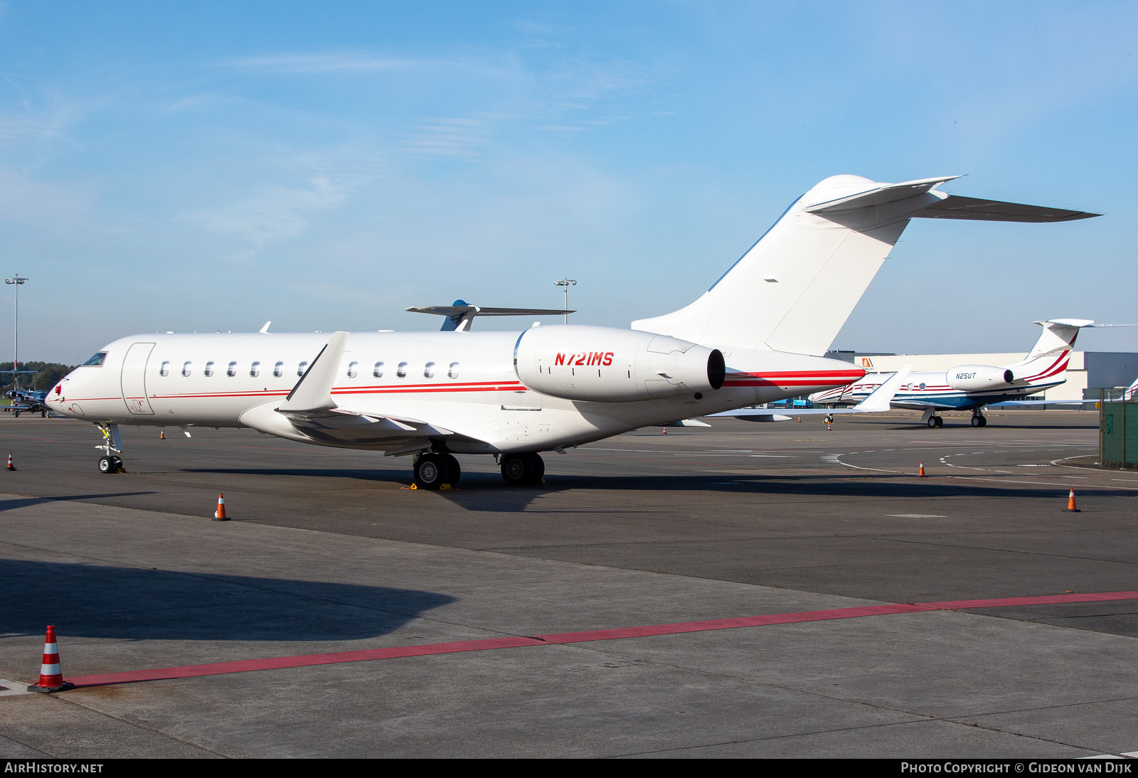 Aircraft Photo of N721MS | Bombardier Global 6000 (BD-700-1A10) | AirHistory.net #851701