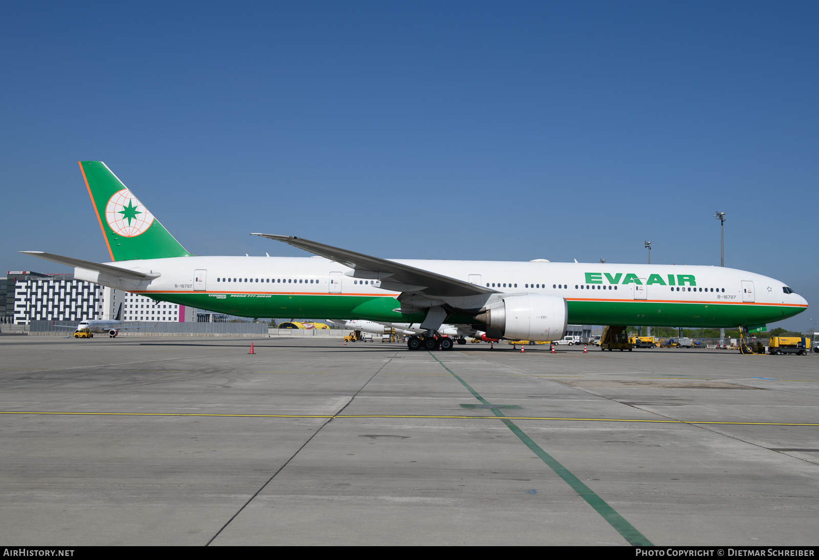 Aircraft Photo of B-16707 | Boeing 777-35E/ER | EVA Air | AirHistory.net #851773