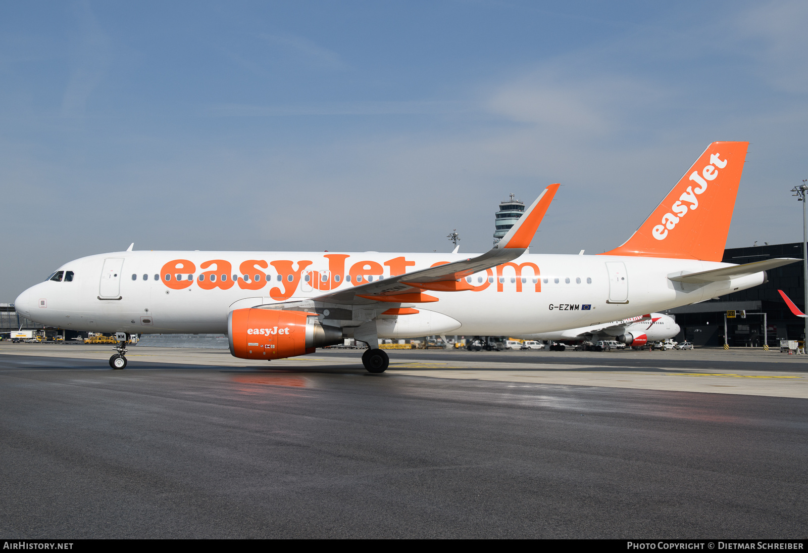 Aircraft Photo of G-EZWM | Airbus A320-214 | EasyJet | AirHistory.net #851781
