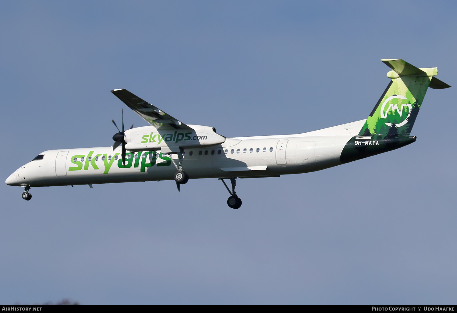 Aircraft Photo of 9H-MAYA | Bombardier DHC-8-402 Dash 8 | SkyAlps | AirHistory.net #851819