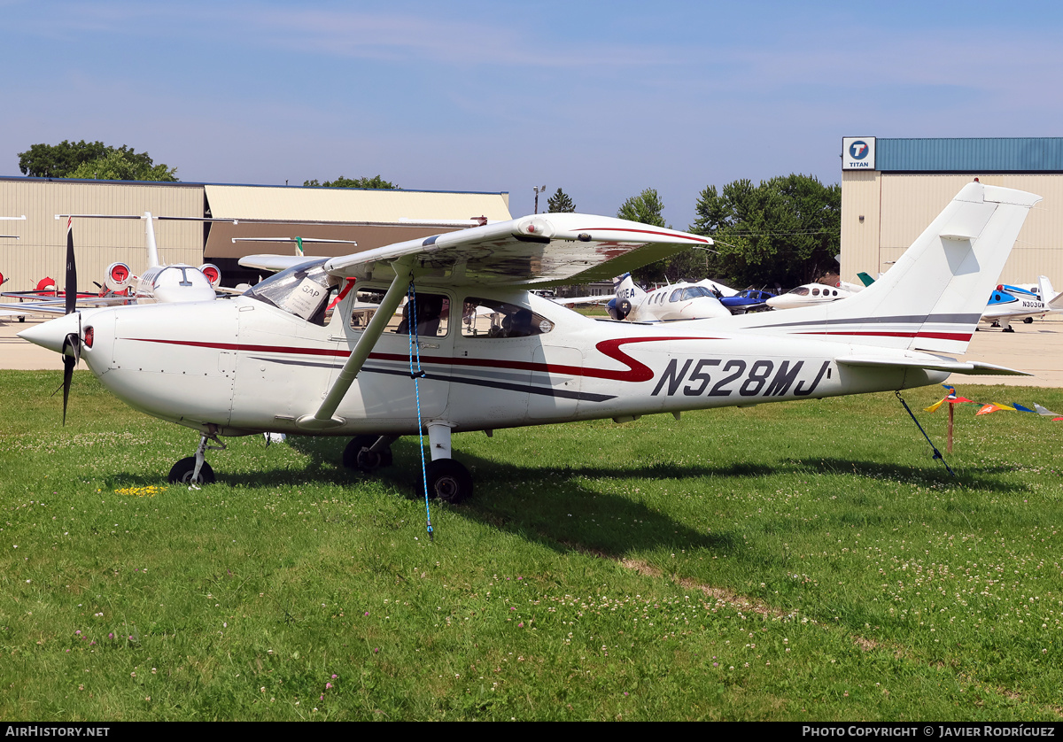 Aircraft Photo of N528MJ | Cessna 182T Skylane | AOPA - Aircraft Owners & Pilots Association | AirHistory.net #851939