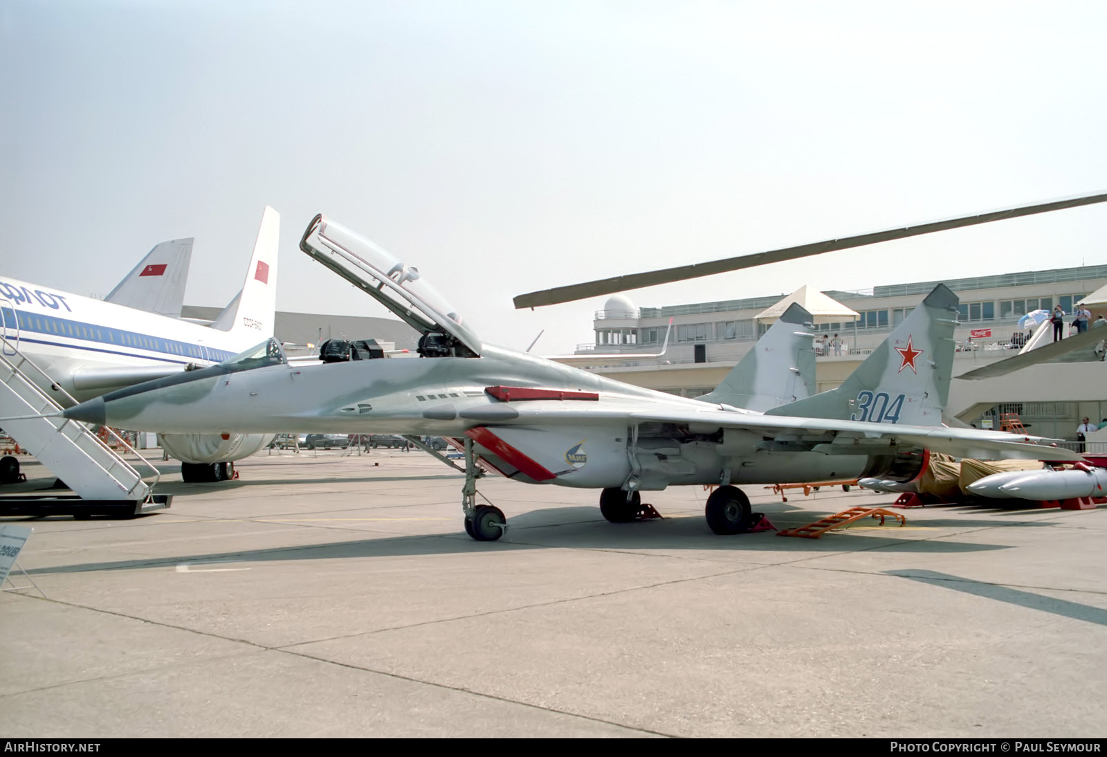 Aircraft Photo of 304 blue | Mikoyan-Gurevich MiG-29UB (9-51) | Soviet Union - Air Force | AirHistory.net #852091