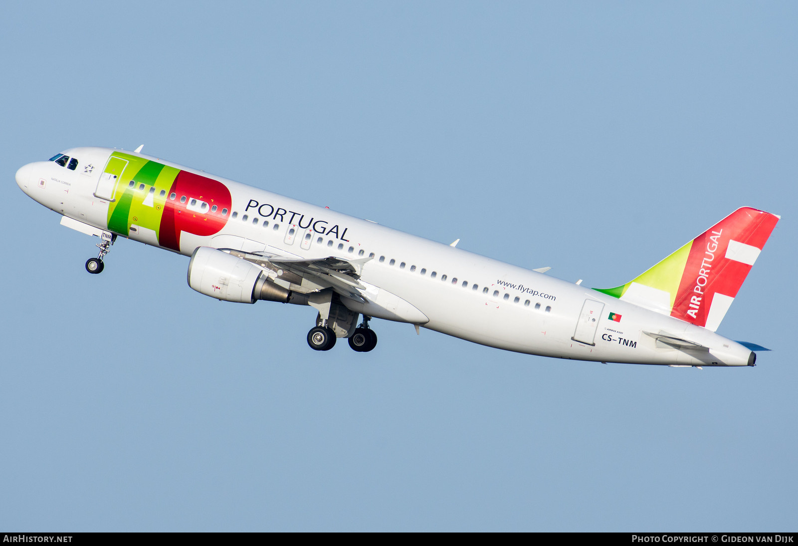 Aircraft Photo of CS-TNM | Airbus A320-214 | TAP Air Portugal | AirHistory.net #852156