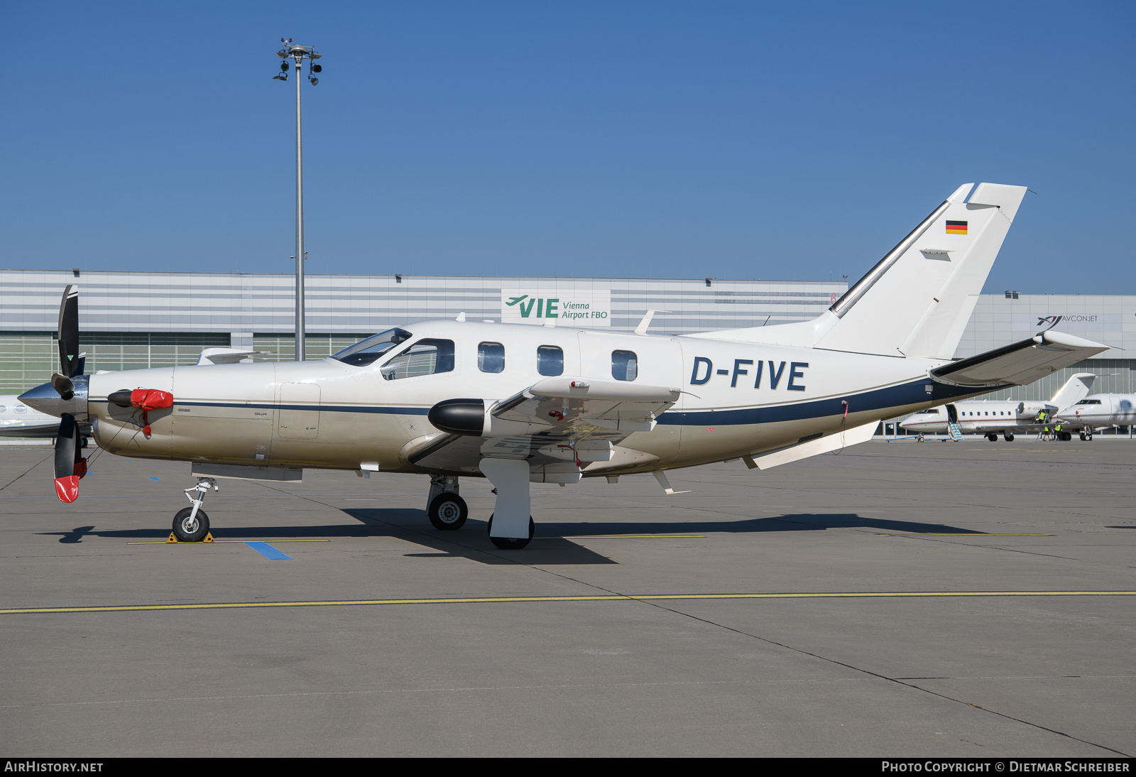 Aircraft Photo of D-FIVE | Socata TBM-700 | AirHistory.net #852204