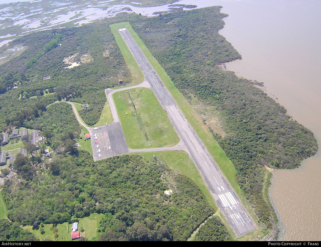 Airport photo of Isla Martín García (MGI) in Argentina | AirHistory.net #852214