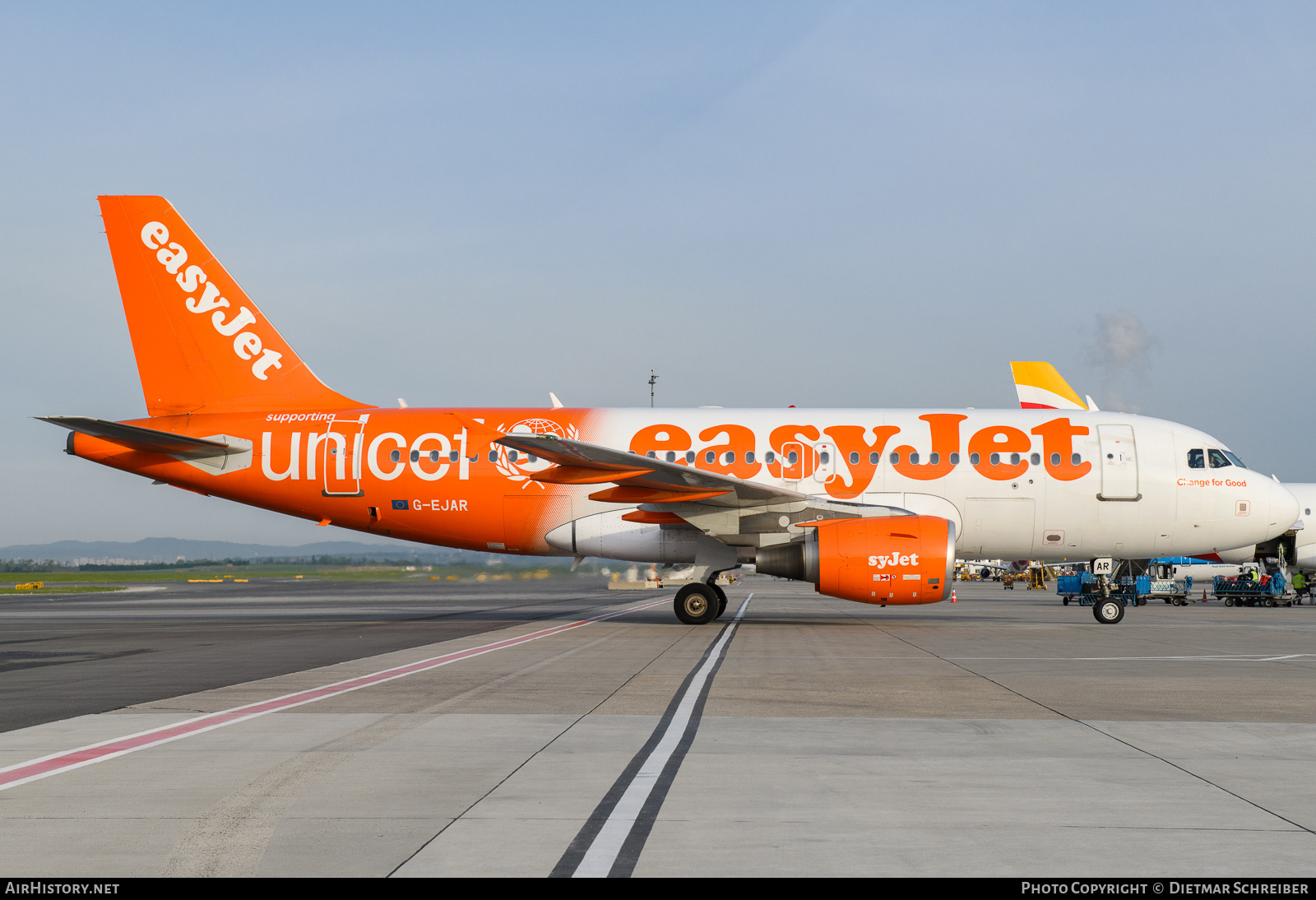 Aircraft Photo of G-EJAR | Airbus A319-111 | EasyJet | AirHistory.net #852219