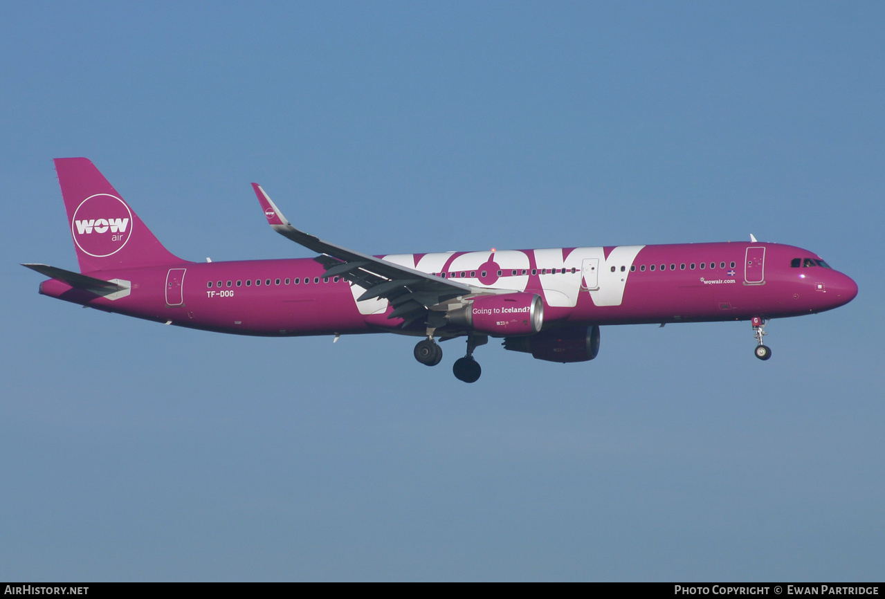 Aircraft Photo of TF-DOG | Airbus A321-111 | WOW Air | AirHistory.net #852288