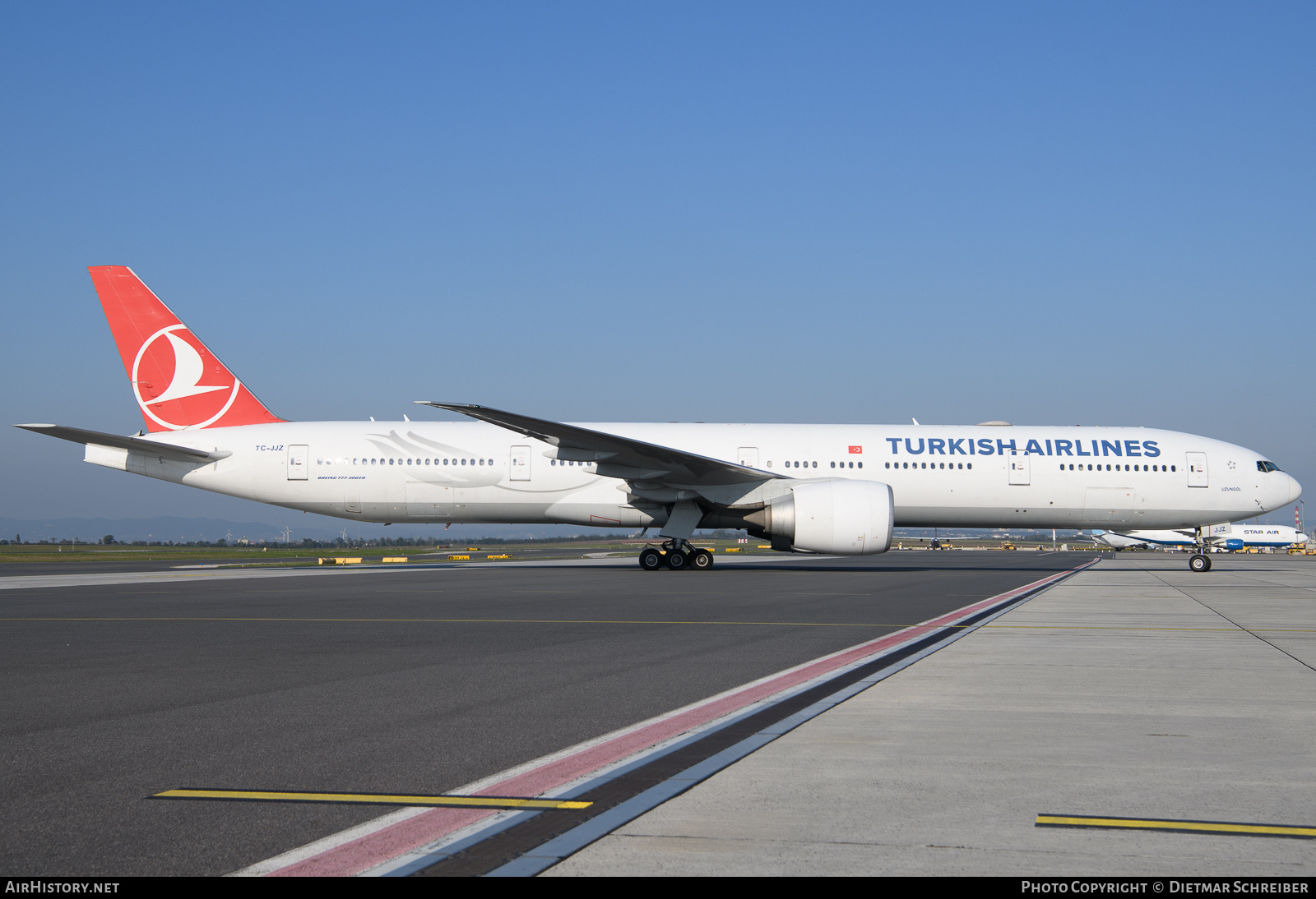 Aircraft Photo of TC-JJZ | Boeing 777-3F2/ER | Turkish Airlines | AirHistory.net #852299