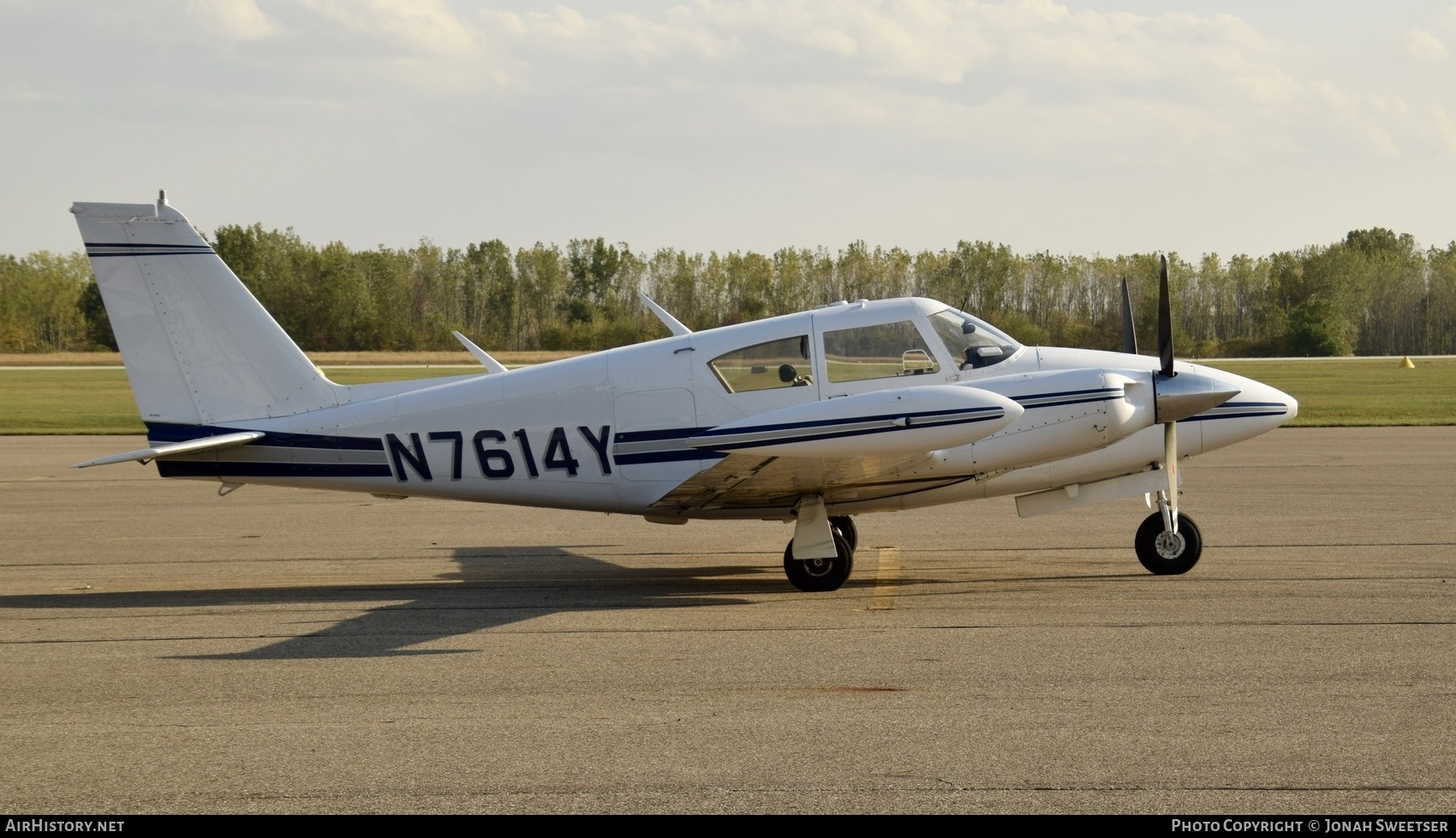 Aircraft Photo of N7614Y | Piper PA-30 Twin Comanche | AirHistory.net #852352