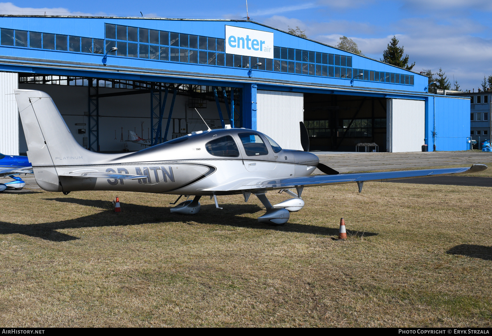 Aircraft Photo of SP-MTN | Cirrus SR-22 G6-GTS Platinum | AirHistory.net #852421