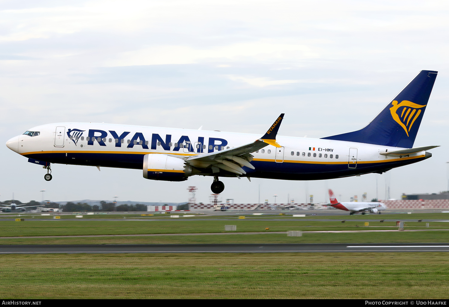 Aircraft Photo of EI-HMV | Boeing 737-8200 Max 200 | Ryanair | AirHistory.net #852463
