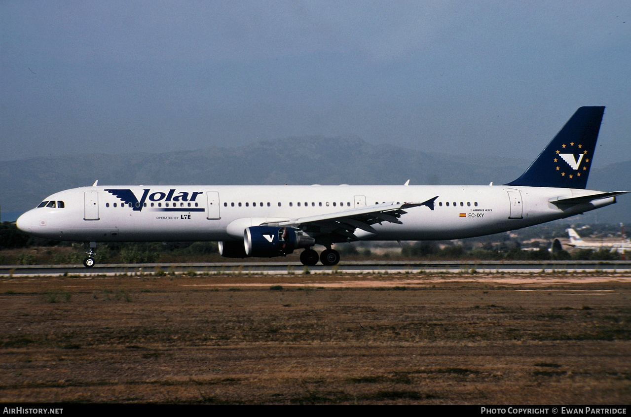 Aircraft Photo of EC-IXY | Airbus A321-211 | Volar Airlines | AirHistory.net #852532