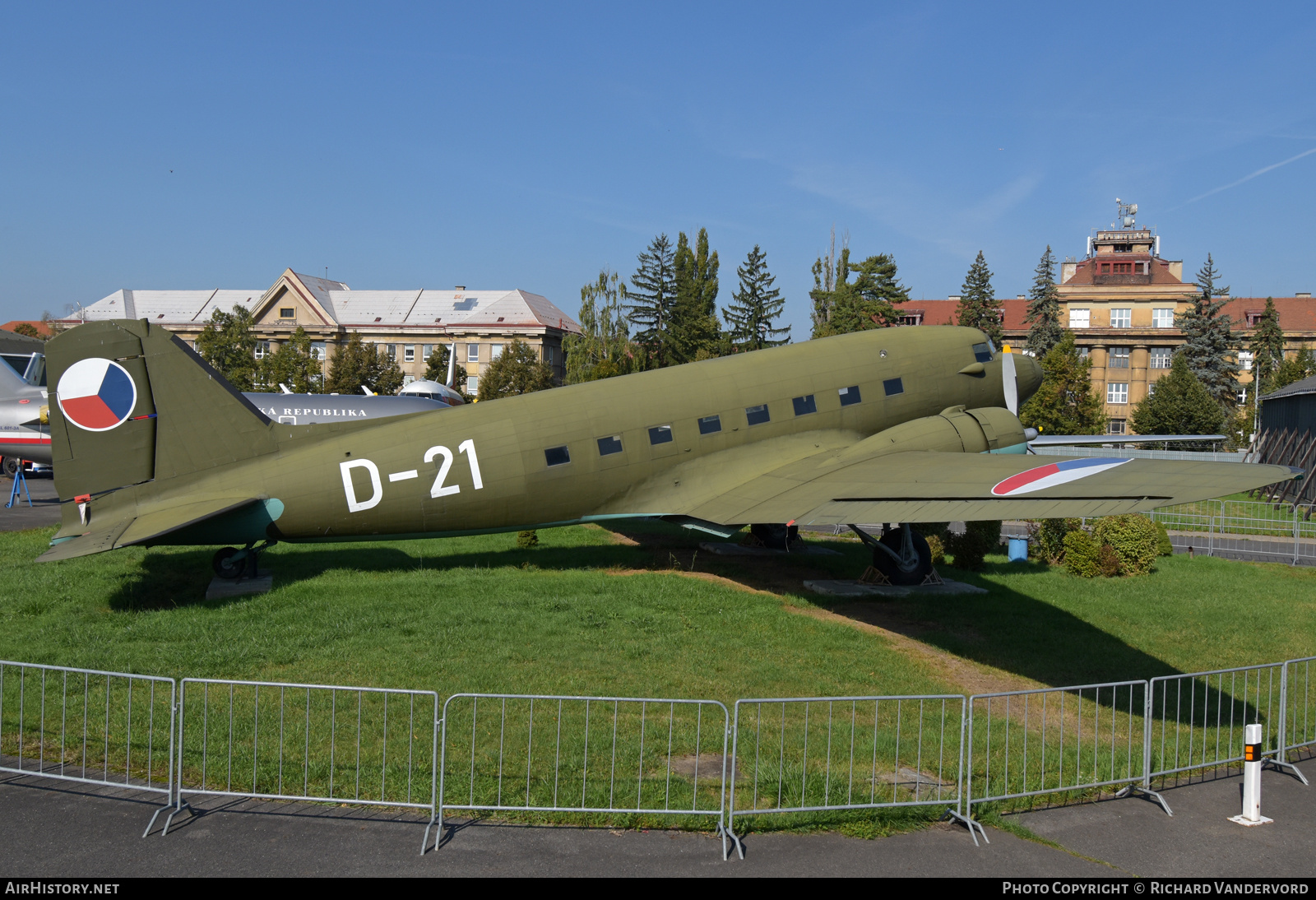 Aircraft Photo of D-21 | Douglas DC-3-229 | Czechoslovakia - Air Force | AirHistory.net #852575